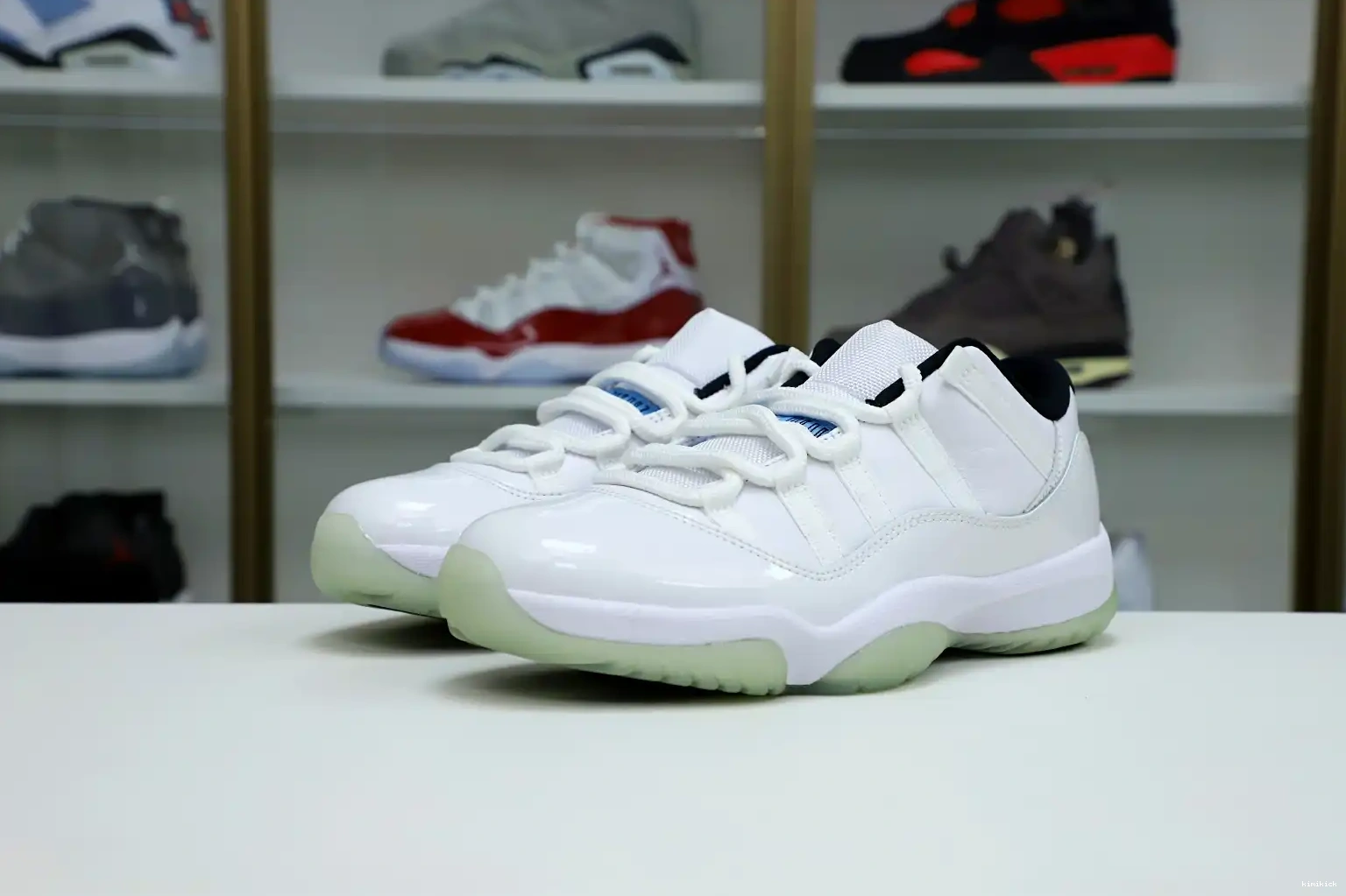 Kimikick LOW RETRO JORDAN LEGEND AIR 11 BLUE 0622